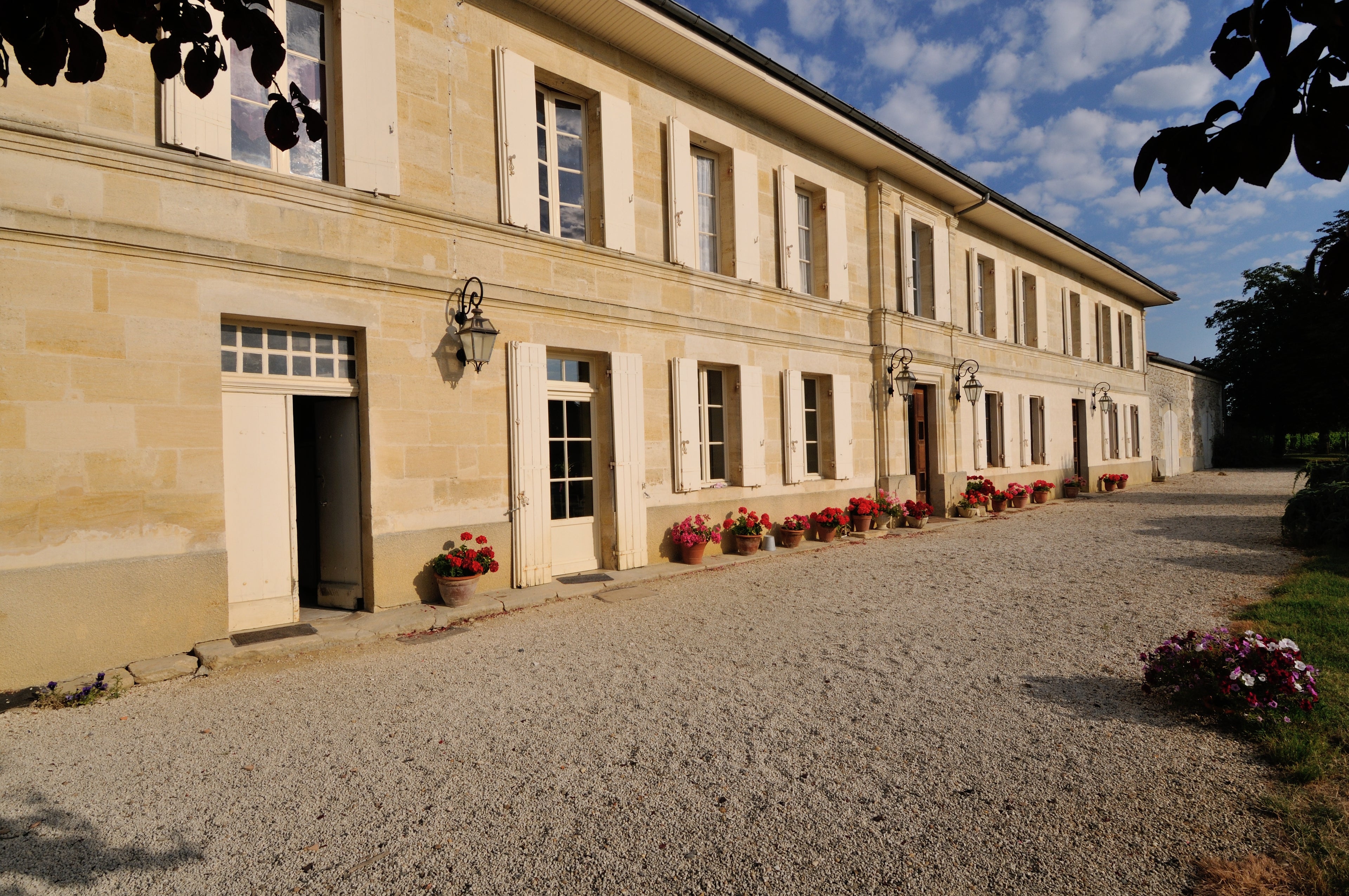 Red Wine Bordeaux Superieur 2022-Vignobles Dulon