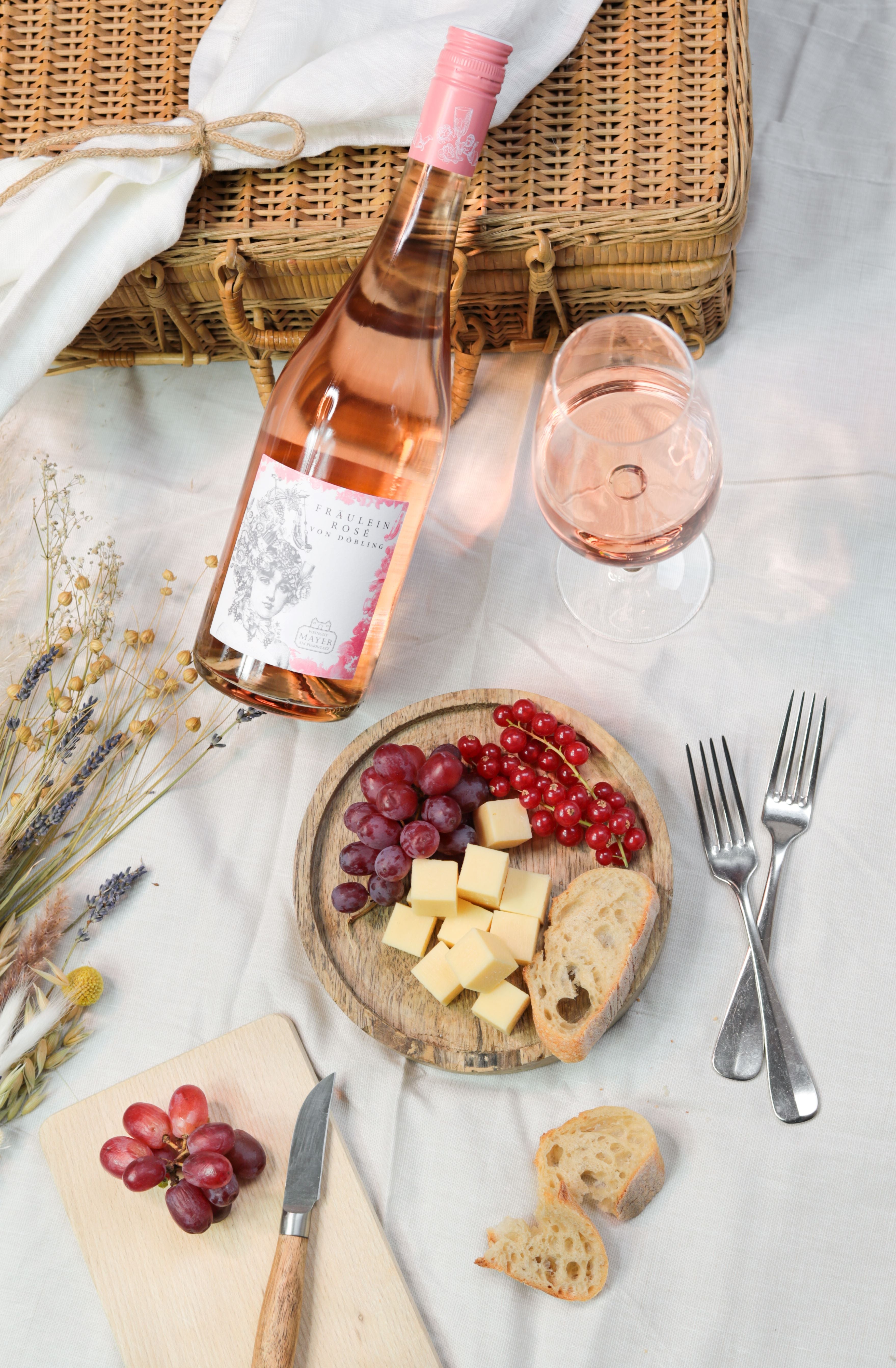 Rose Wine Fraulein -Mayer AM Pfarrplatz